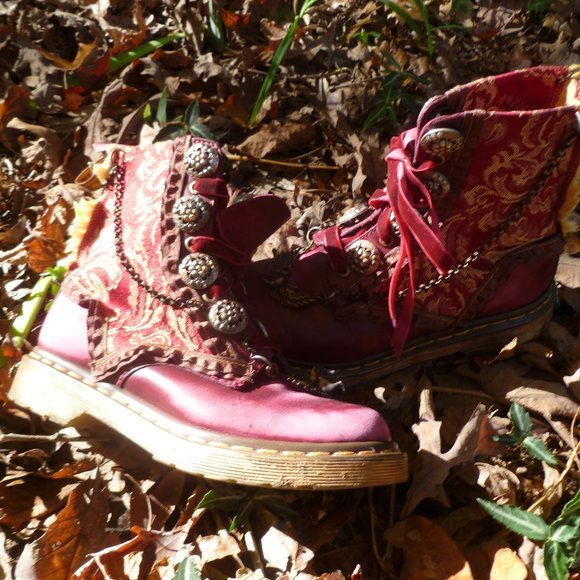 Dr Martens Custom OOAK Victorian Goth - Picture 2 of 5